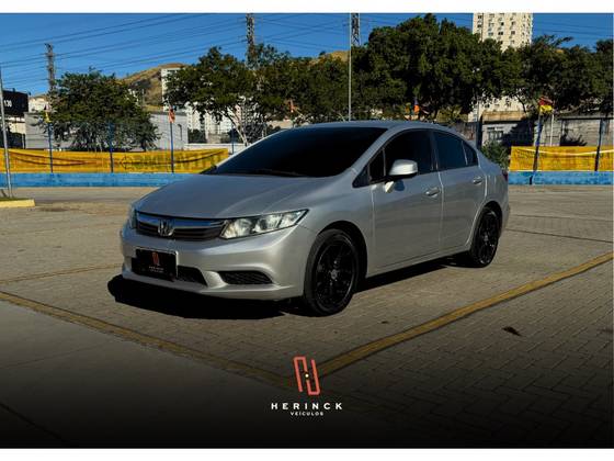 HONDA CIVIC 1.8 LXS 16V FLEX 4P AUTOMÁTICO HONDA CIVIC 1.8 LXS 16V FLEX 4P AUTOMÁTICO